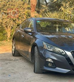 نيسان ألتيما